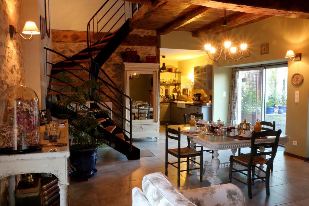Chambres D'Hotes Du Presbytere La Bastide-l'Eveque Exteriör bild