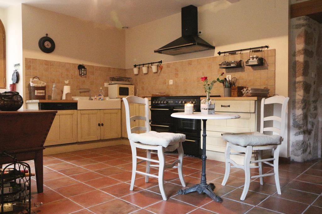 Chambres D'Hotes Du Presbytere La Bastide-l'Eveque Exteriör bild